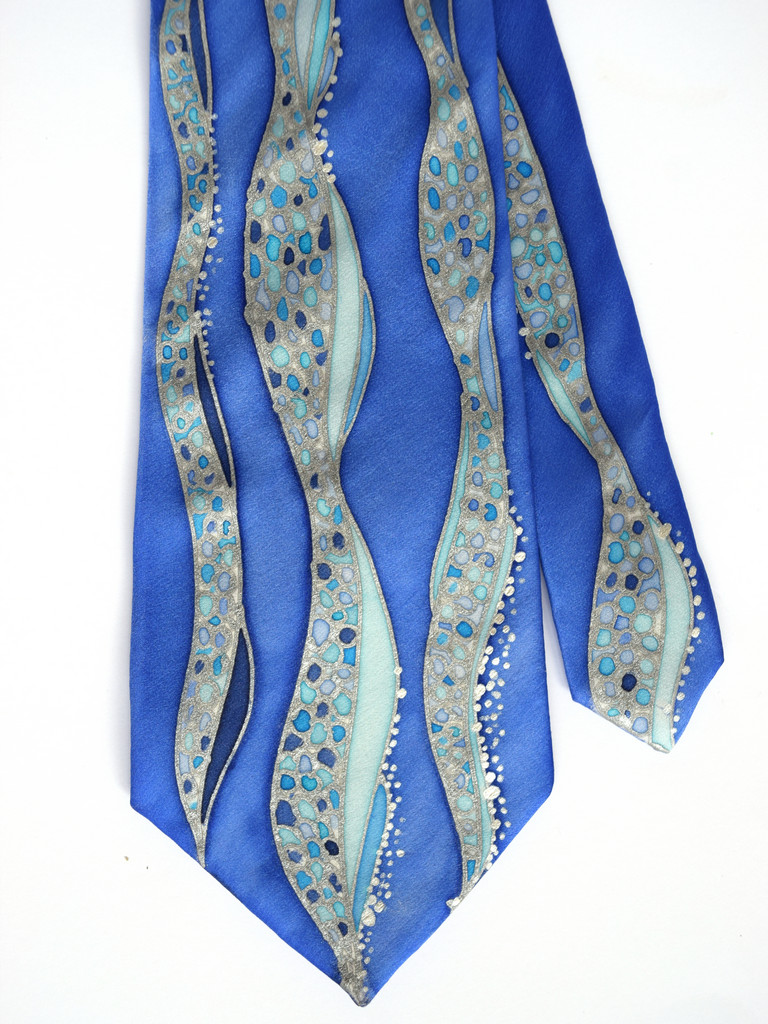 Blue Waves Tie